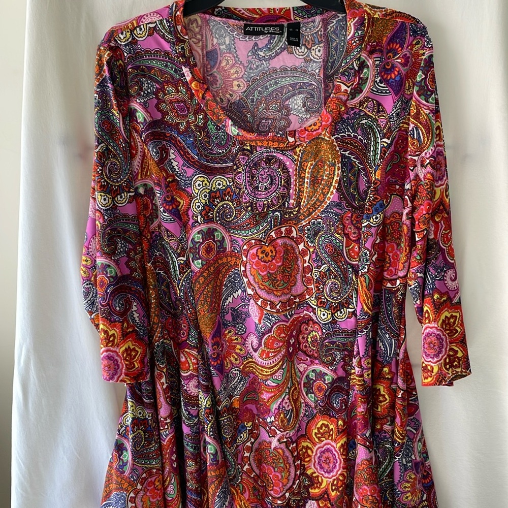 Stretchy women’s colorful top